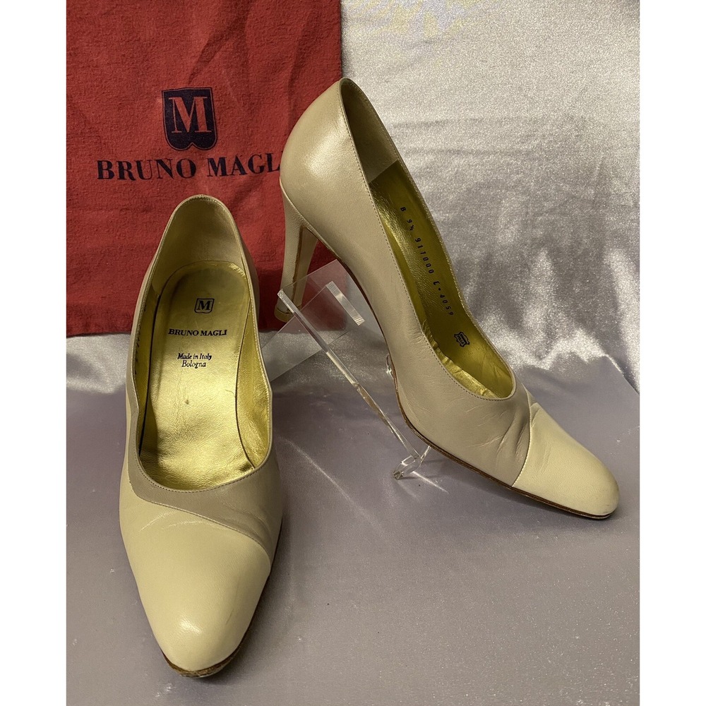 Bruno Magli Leather Pumps Made In Balogna, Italy Beige & Ivory 91/2 B PreOwned
